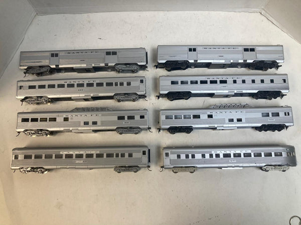 Athearn HO Santa Fe 8-Car Passenger Lot - 5 Kadees - 4 Built / 4 Partially Built Kits