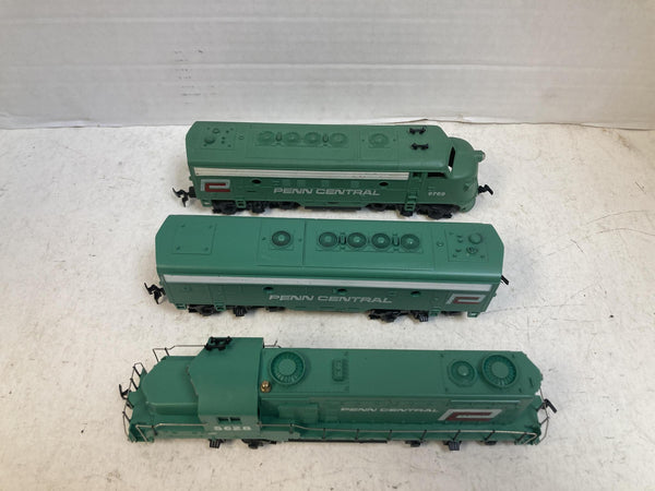 TYCO HO Scale Penn Central 3-Piece Diesel Locomotive Set GP-20 F9 A & B Units