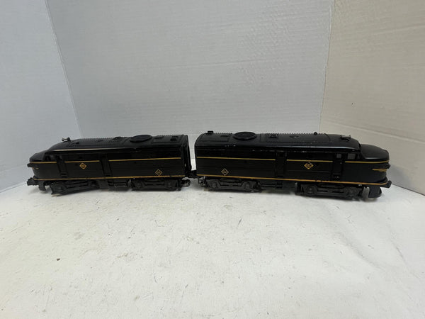 Lionel Postwar 2032 Erie Alco AA Diesel Locomotive Set - Powered & Dummy RUNS