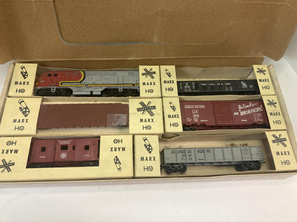 Marx HO Train Set VINTAGE IN ORIGINAL BOX. F3 Santa fe engine w/4 cars and caboose (63452)