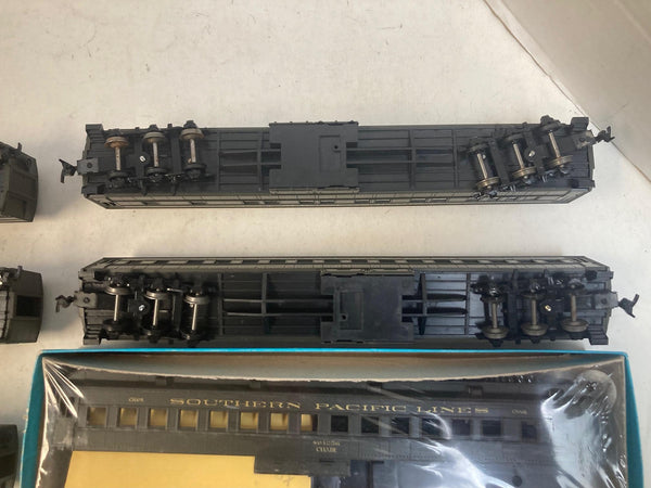 Athearn HO Southern Pacific 6-Car Passenger Lot - Daylight Consist - Built/Kits