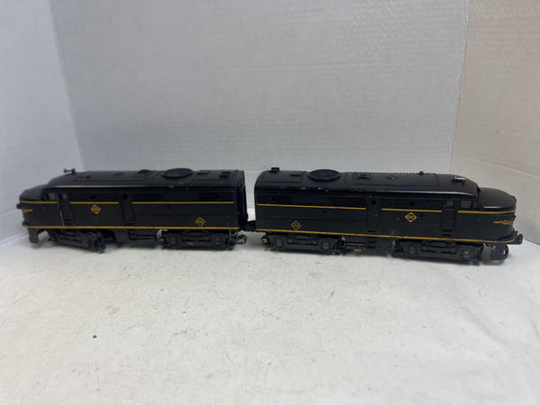 Lionel Postwar 2032 Erie Alco AA Diesel Locomotive Set - Powered & Dummy RUNS
