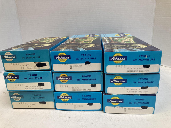 Athearn HO Northern Pacific F7 A-B-A Diesel Loco Set & 6 Streamliner Cars W/ Box