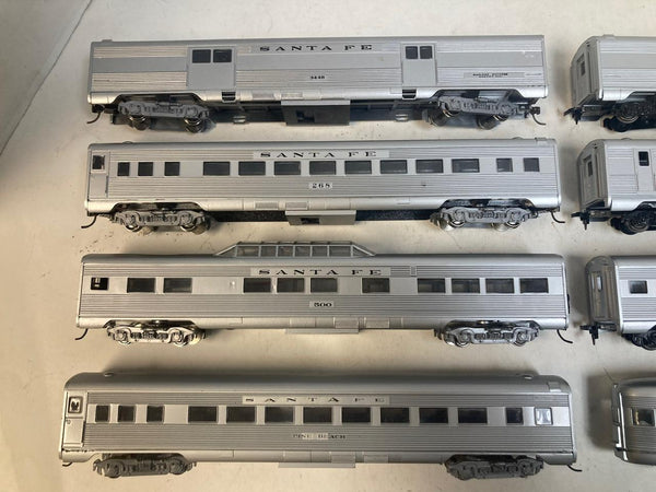 Athearn HO Santa Fe 8-Car Passenger Lot - 5 Kadees - 4 Built / 4 Partially Built Kits