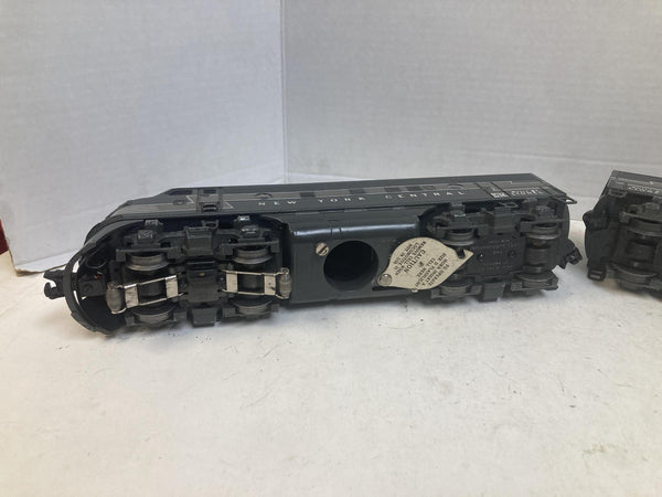 Lionel Postwar 2344 New York Central F3 AA Diesel Set Powered & Dummy Screen Vents