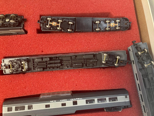 Con-Cor N Scale New York Central ABA Locomotive Set + 10 Passenger Cars – NYC Grey Scheme
