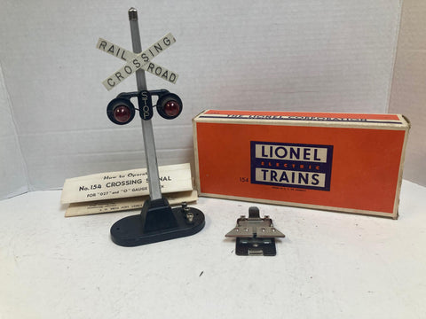 Lionel No. 154 Automatic Road Crossing Signal – Postwar O Gauge – Very Good Condition w/ Box