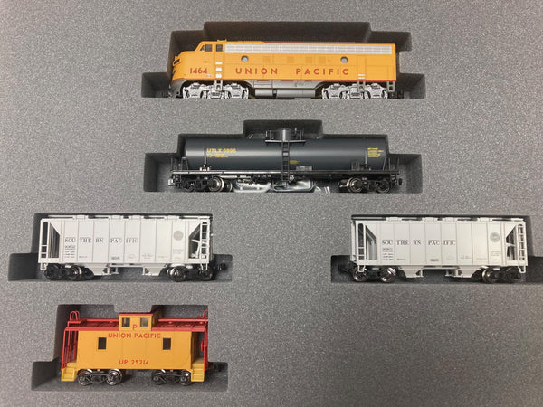 Kato F7 Freight Train Set UP (106-6272)