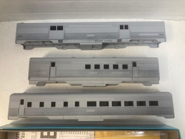 Athearn Blue Box HO Passenger Car Lot (3) - RPO, Baggage, Diner - Undecorated
