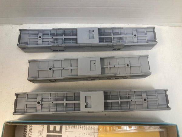 Athearn Blue Box HO Passenger Car Lot (3) - RPO, Baggage, Diner - Undecorated