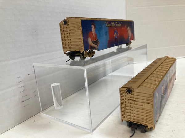 Bachmann/Hawthorne Village Elvis HO Scale 2-Car Boxcar Set “Heartbreak Hotel” + “Love Me Tender”