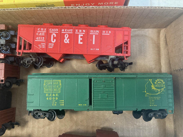 Vintage Revell HO Scale Train Lot: 10 Freight Cars + 36 Pcs 9" Brass Track – Read