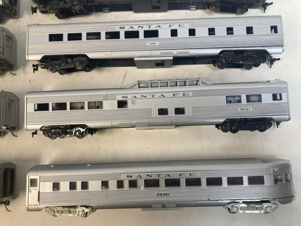 Athearn HO Santa Fe 8-Car Passenger Lot - 5 Kadees - 4 Built / 4 Partially Built Kits