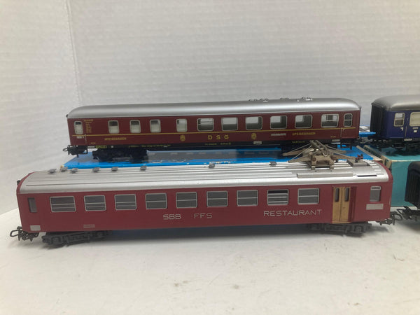 Marklin HO Scale 4 lot: 3 Passenger Cars, 1 Dining Car (RESTAURANT) SBB FFS German (4024,4027,4049,4068)