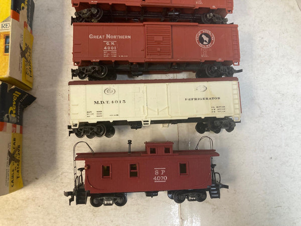 Vintage Revell HO Train Lot Southern Pacific SW7 Switcher #3571 w/ 9 Freight Cars, 2 Boxed