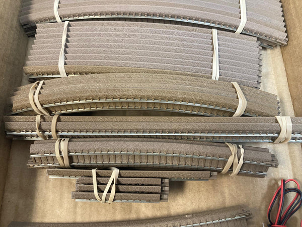 UniTrack Molded Brown N Scale Track Lot: Includes 2 Switches, 6 Straights, 26 Curves