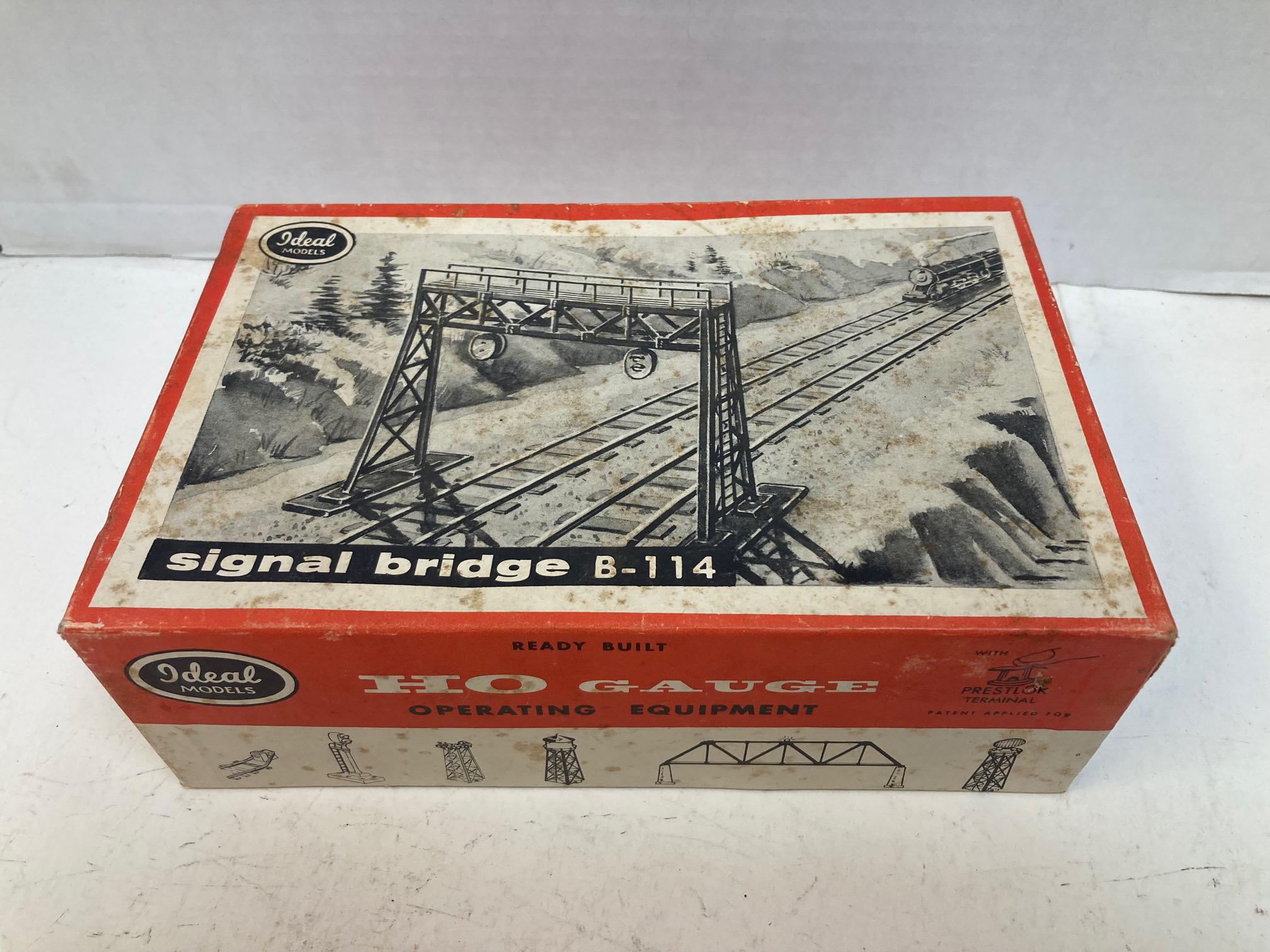 Ideal Models HO B‑114 Signal Bridge – Electrically Operating – Vintage 1958 – Pre-Owned, Good