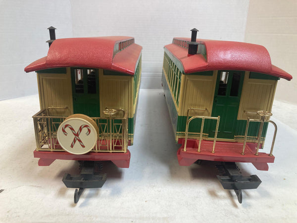 Bachmann G Gauge North Pole & Southern #12 Steam Locomotive & 2 Passenger Cars – Sounds, Smokes, and Lights