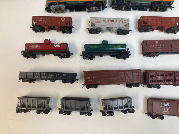 Vintage HO Scale Varney Train Lot – GN Powered A Unit + Dummy B Unit, 13 Freight Cars