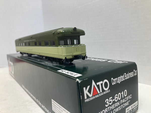 Kato HO Northern Pacific “Yellowstone” Corrugated Business Car 35-6010 – Excellent Condition