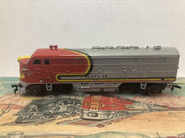 Marx HO Train Set VINTAGE IN ORIGINAL BOX. F3 Santa fe engine w/4 cars and caboose (63452)