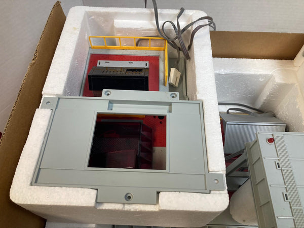 Lionel 6-12767 Steam Clean and Wheel Grind Shop - Pre Owned Good Condition