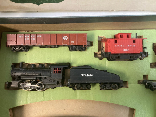 Vintage Tyco HO Train Set No. T-1003 - Switcher Runs Great! Boxed