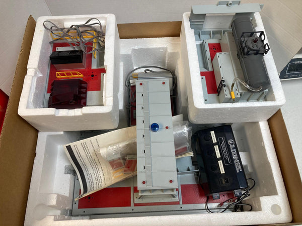 Lionel 6-12767 Steam Clean and Wheel Grind Shop - Pre Owned Good Condition