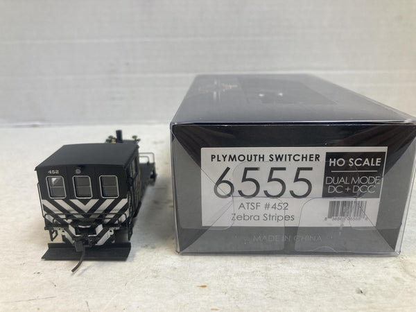BLI 6555 HO Santa Fe Plymouth Switcher #452 Zebra Stripes Dual Mode DC DCC Boxed