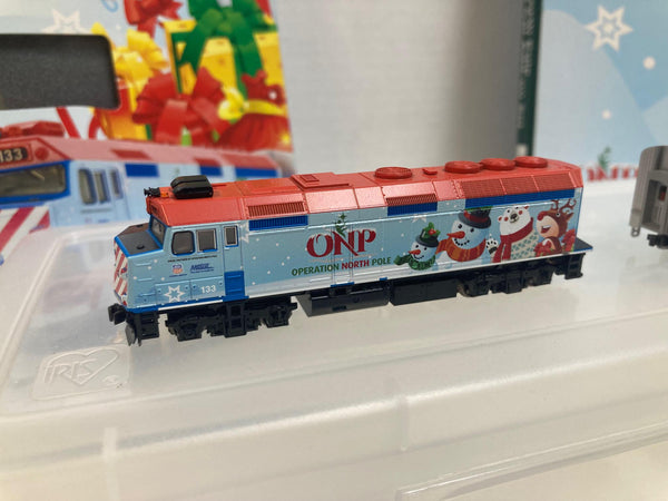 Kato 106-2016 + 106-2016A Operation North Pole Christmas Train | 1 Loco w/ Factory DCC + 5 Cars | N Scale