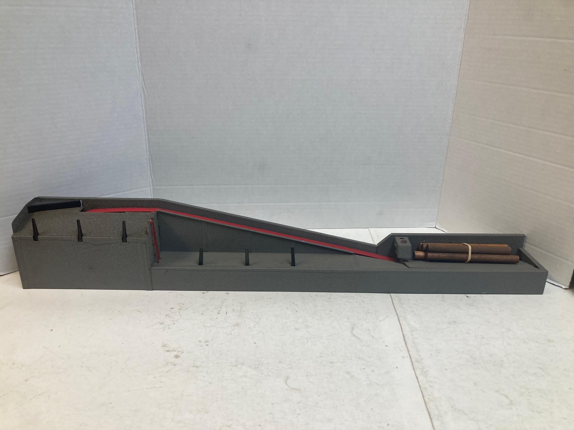 Vintage Lionel 364 Conveyor Lumber Loader w/ lumber load O Scale