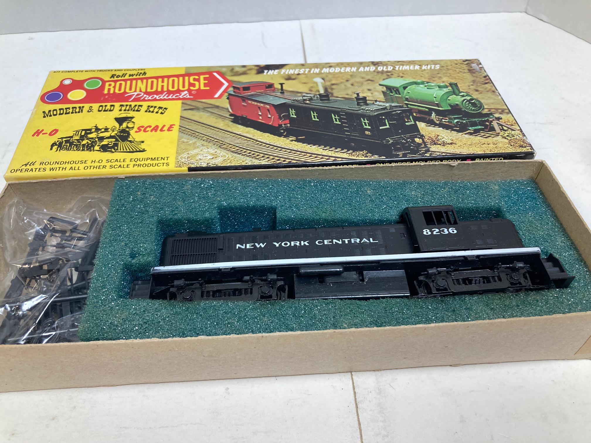 Roundhouse Alco RS-3 Diesel HO Locomotive Kit - New York Central (NYC) #8236