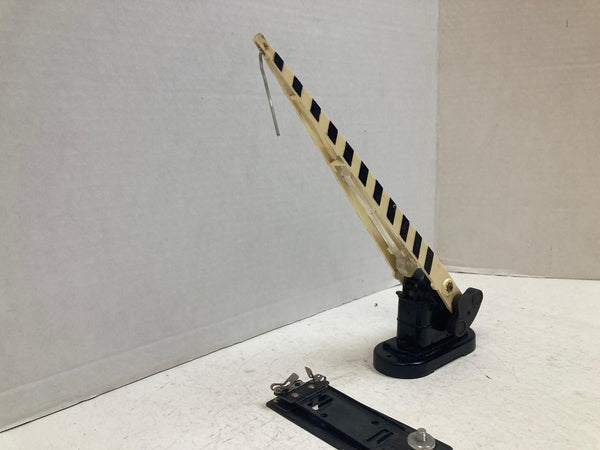 Lionel Postwar No. 252 Automatic Crossing Gate w/ 145C track contactor *WORKS*