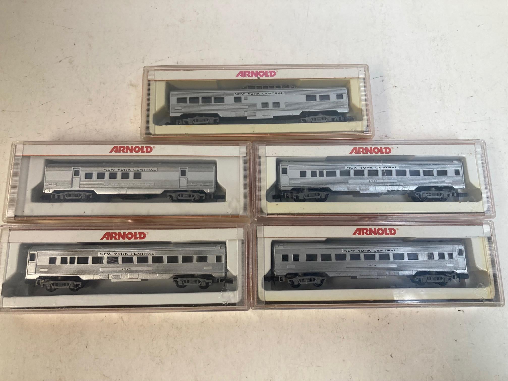 Arnold New York Central 5-Car Passenger Set – P.O. Car, 3 Coaches, Vista Dome – N Scale Good Cond.