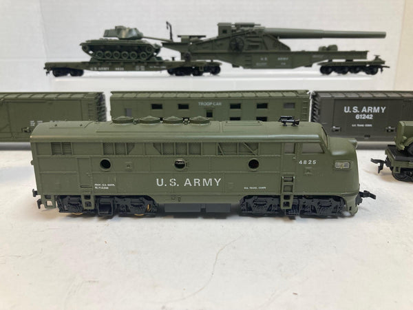 Cox HO Scale U.S. Army Military Train Set – 7 Cars + Loco – Tank, Cannon, Troop