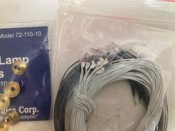 HO Scale Lighting Lot: 15x Miniatronics Grain of Wheat Bulbs & 7x Brass Shades