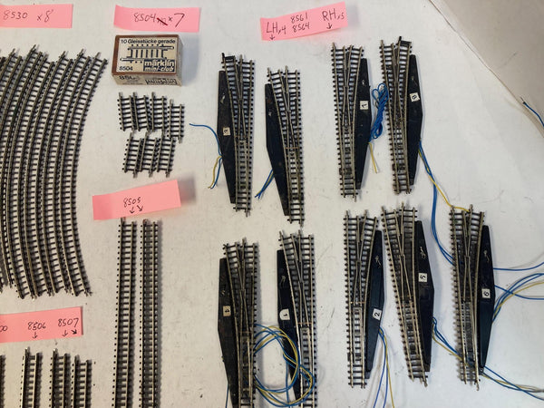 Z Scale Lot: Märklin 88812 Steam Loco + 17 Micro-Trains Cars, Track, Switches, Power, Buidings