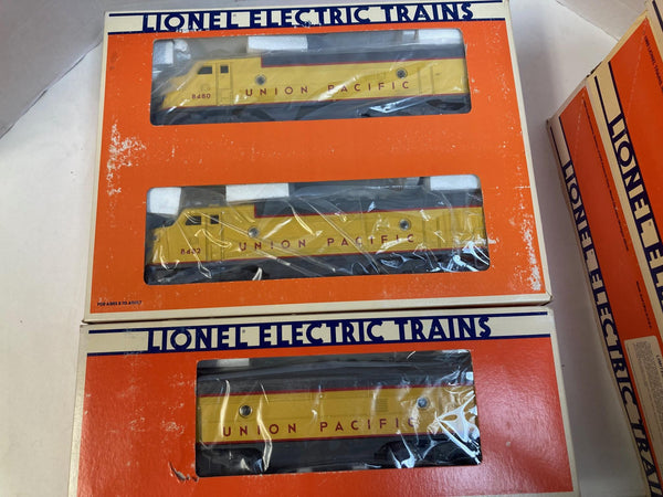 Lionel Union Pacific F3 ABA Set w/ Passenger Cars – O Gauge – NOS