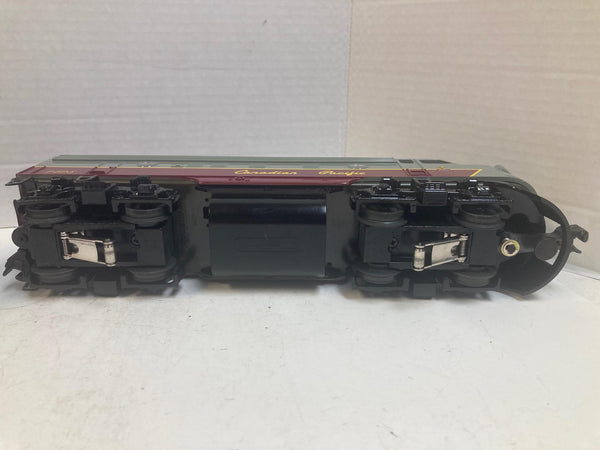 Williams Canadian Pacific F-7 AA Set #1420 Powered + #1425 Dummy — O-Gauge Diesel Pair - No Sound