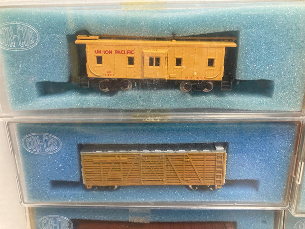 Con-Cor N Scale Union Pacific 8 Freight Car set. Includes: Caboose, 7 Freight Cars