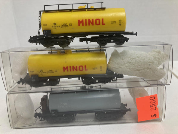 Piko Bundle N Scale (5 Count) 3 Tankers, 2 Wagons