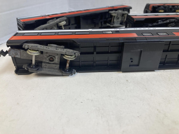 TYCO HO Scale New Haven F7 A-B Diesel Locomotive & 4 Athearn Cars W/ Box