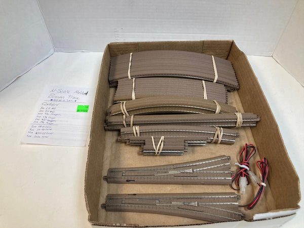 UniTrack Molded Brown N Scale Track Lot: Includes 2 Switches, 6 Straights, 26 Curves