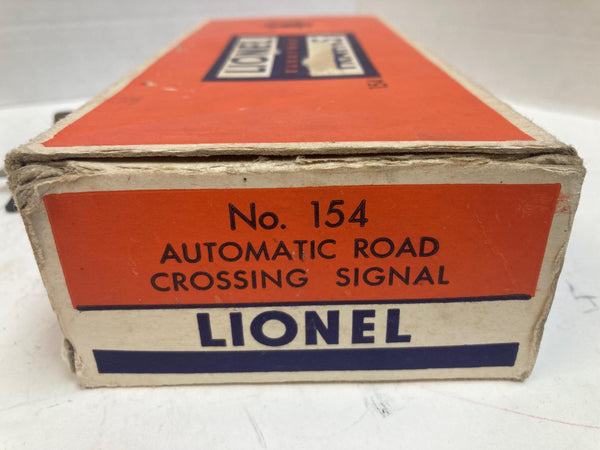 Lionel No. 154 Automatic Road Crossing Signal – Postwar O Gauge – Very Good Condition w/ Box