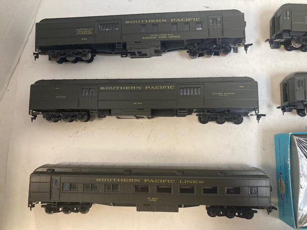 Athearn HO Southern Pacific 6-Car Passenger Lot - Daylight Consist - Built/Kits