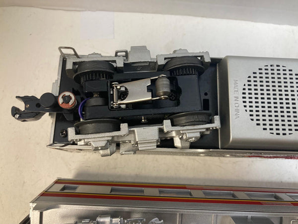 Lionel “The Chief” Santa Fe Passenger Train Set – 162 Loco, 3155, 3157, 3261 Cars – Lights Work – Conventional Power – No Box