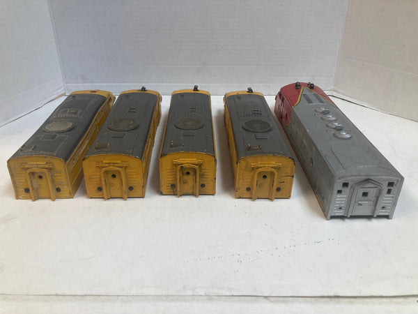 Lionel O Scale Shell Lot (5) AS-IS - Santa Fe 2343 & (4) UP 2023 - Rough