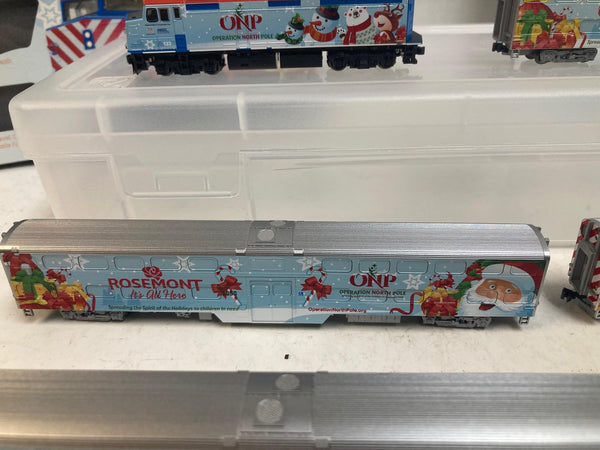 Kato 106-2016 + 106-2016A Operation North Pole Christmas Train | 1 Loco w/ Factory DCC + 5 Cars | N Scale