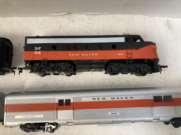 Mantua/Athearn HO Scale New Haven F7 A-B Diesel Locomotive Set W/ 5 Passenger Cars