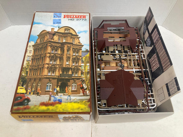 Vollmer HO Kit #3773 - Archivhaus Public Record Office - Professional Line Architecture Model